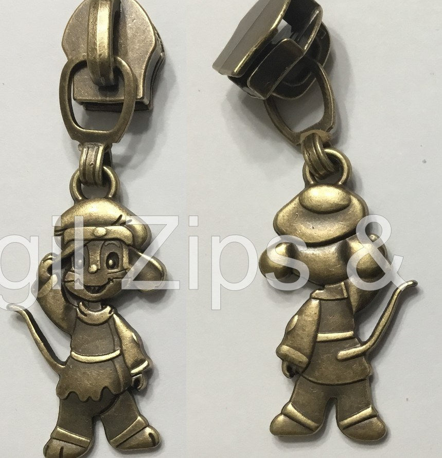 Traveling Mouse - Full Design - 3 Colors