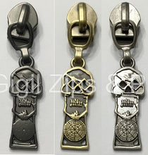 Load image into Gallery viewer, Skull Key - 3 Colors
