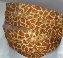 Load image into Gallery viewer, Zipper Tape - Giraffe
