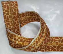 Load image into Gallery viewer, Zipper Tape - Giraffe
