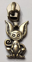 Load image into Gallery viewer, Flying monkey - 3 Colors
