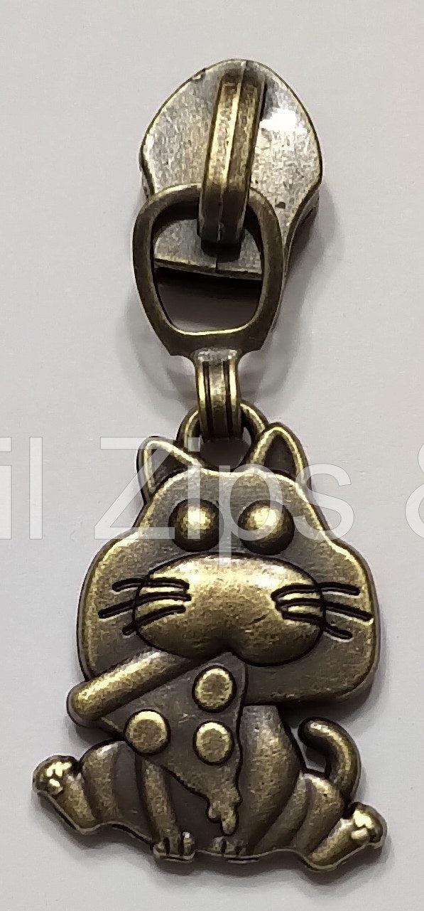 Cat eating Pizza - 3 Colors